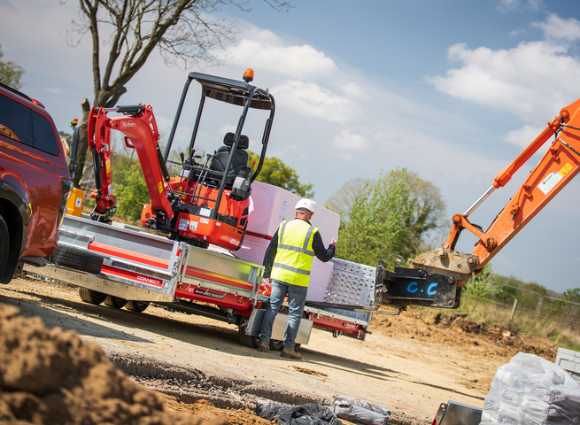 Potřebujete si přívěs jen vypůjčit nebo zkusit před koupí?